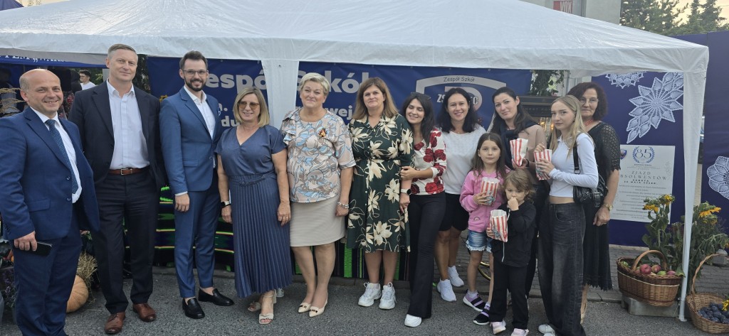 Zespół Szkół w Grójcu na Dożynkach Powiatu Grójeckiego – sukces, zaangażowanie i piękna prezentacja tradycji