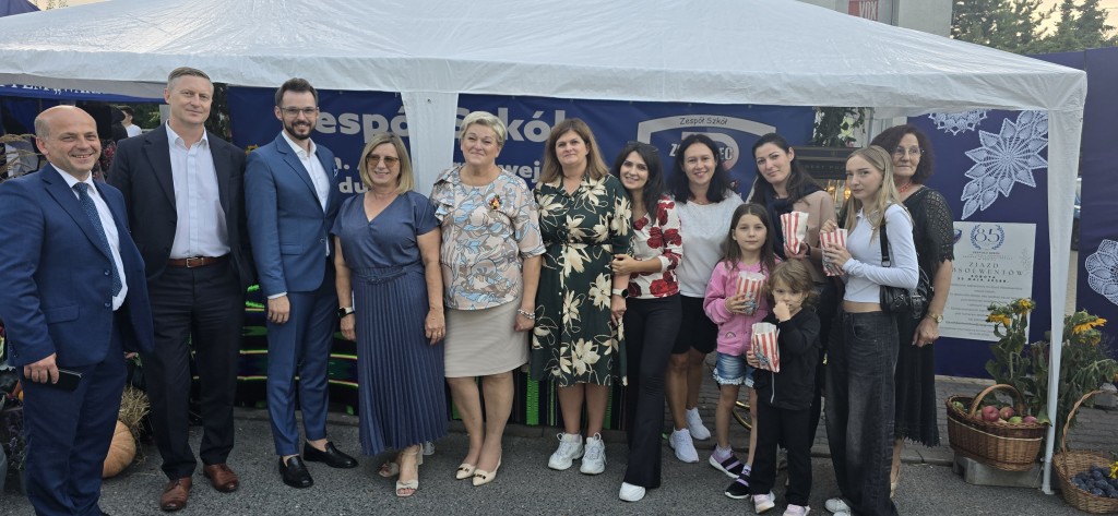 Zespół Szkół w Grójcu na Dożynkach Powiatu Grójeckiego – sukces, zaangażowanie i piękna prezentacja tradycji