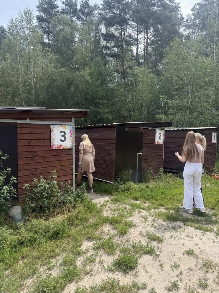 Wolontariat ZS Grójec w akcji na rzecz zwierząt – zbiórka karmy podczas festynu Św. Patryka