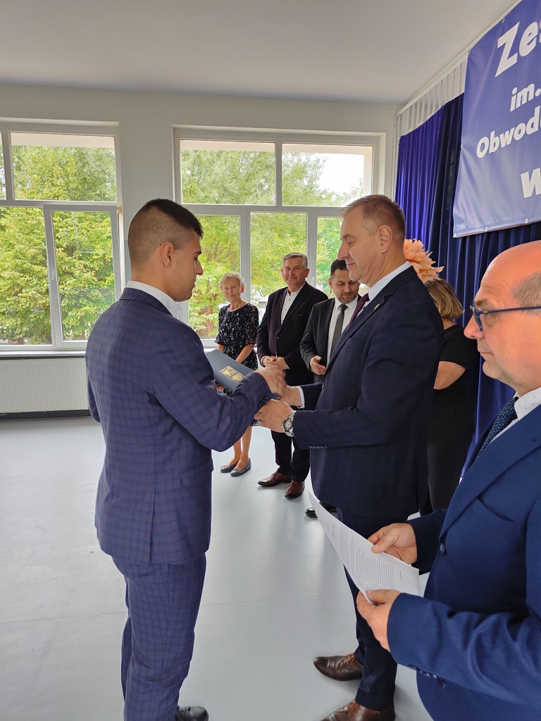 Wręczenie nagród Starosty Grójeckiego za wysokie wyniki w nauce