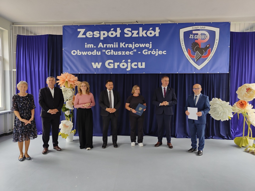 Wręczenie nagród Starosty Grójeckiego za wysokie wyniki w nauce