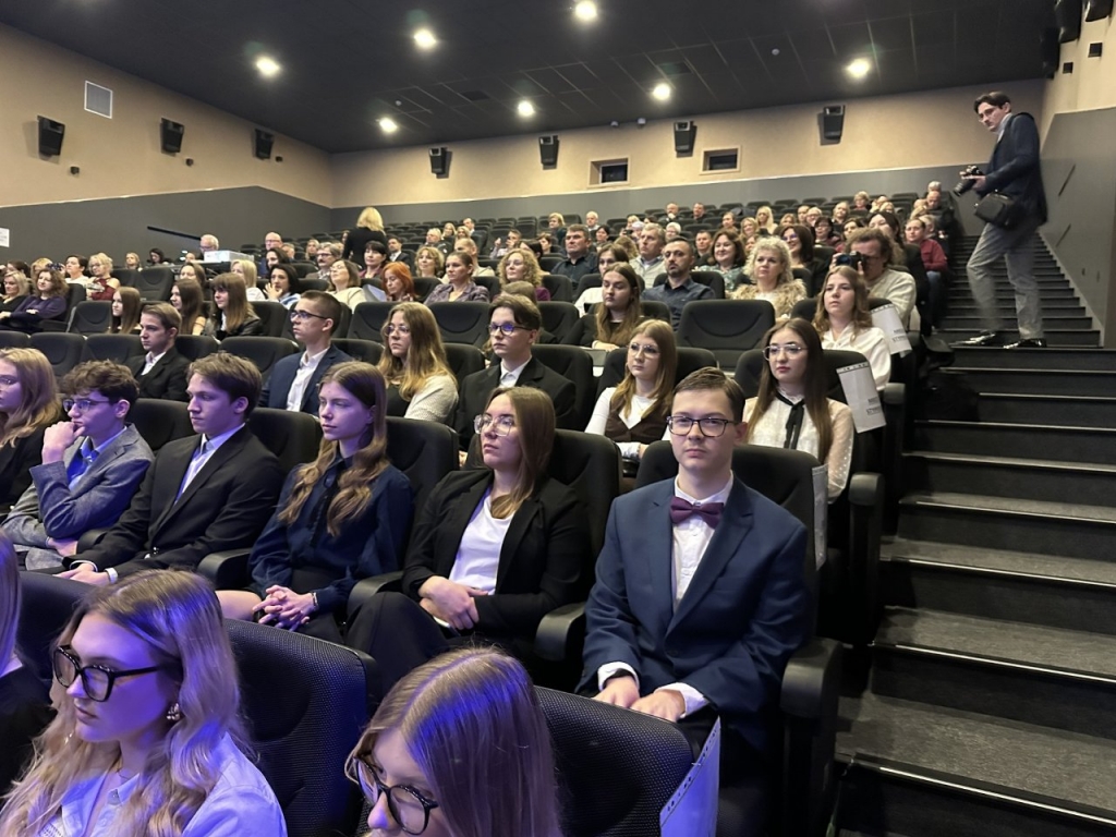 Wręczono Stypendia Prezesa Rady Ministrów dla najlepszych uczniów