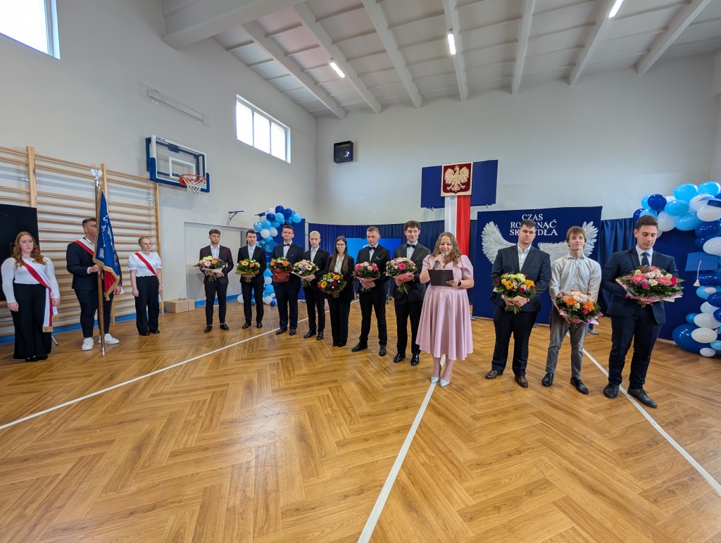 Zakończenie roku szkolnego klas maturalnych w Zespole Szkół im. Armii Krajowej Obwodu Głuszec Grójec