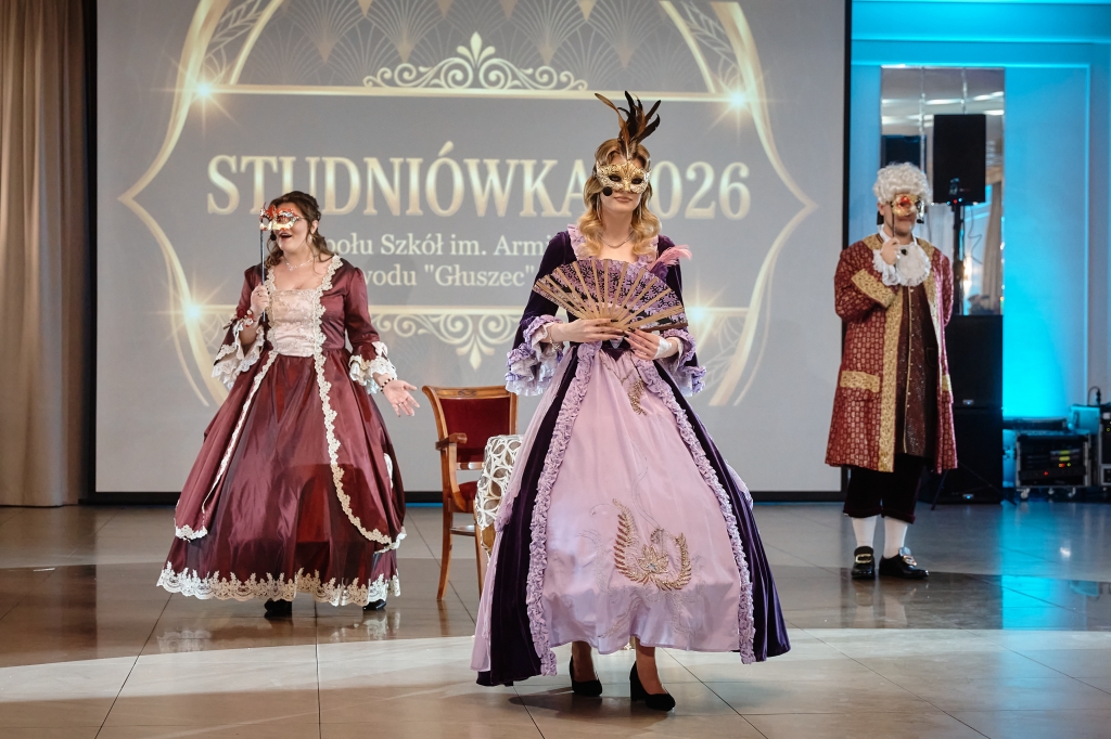 Niezapomniana studniówka — wieczór wzruszeń, wdzięczności i pięknych tradycji